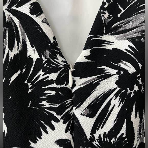 Rebecca Taylor Splashy Floral Ruffle Hem Dress Size 8 Black White Sleeveless - Picture 7 of 12